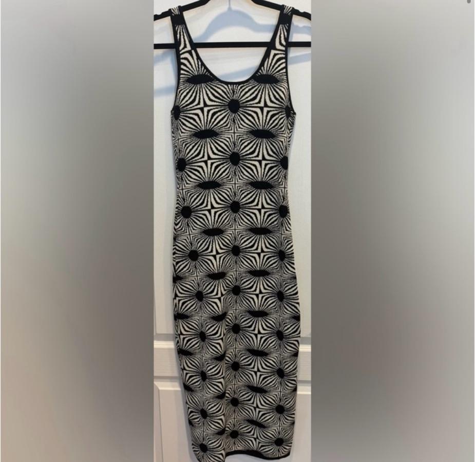 Geometric Cut Out Midi Dress — photo 4 of 5