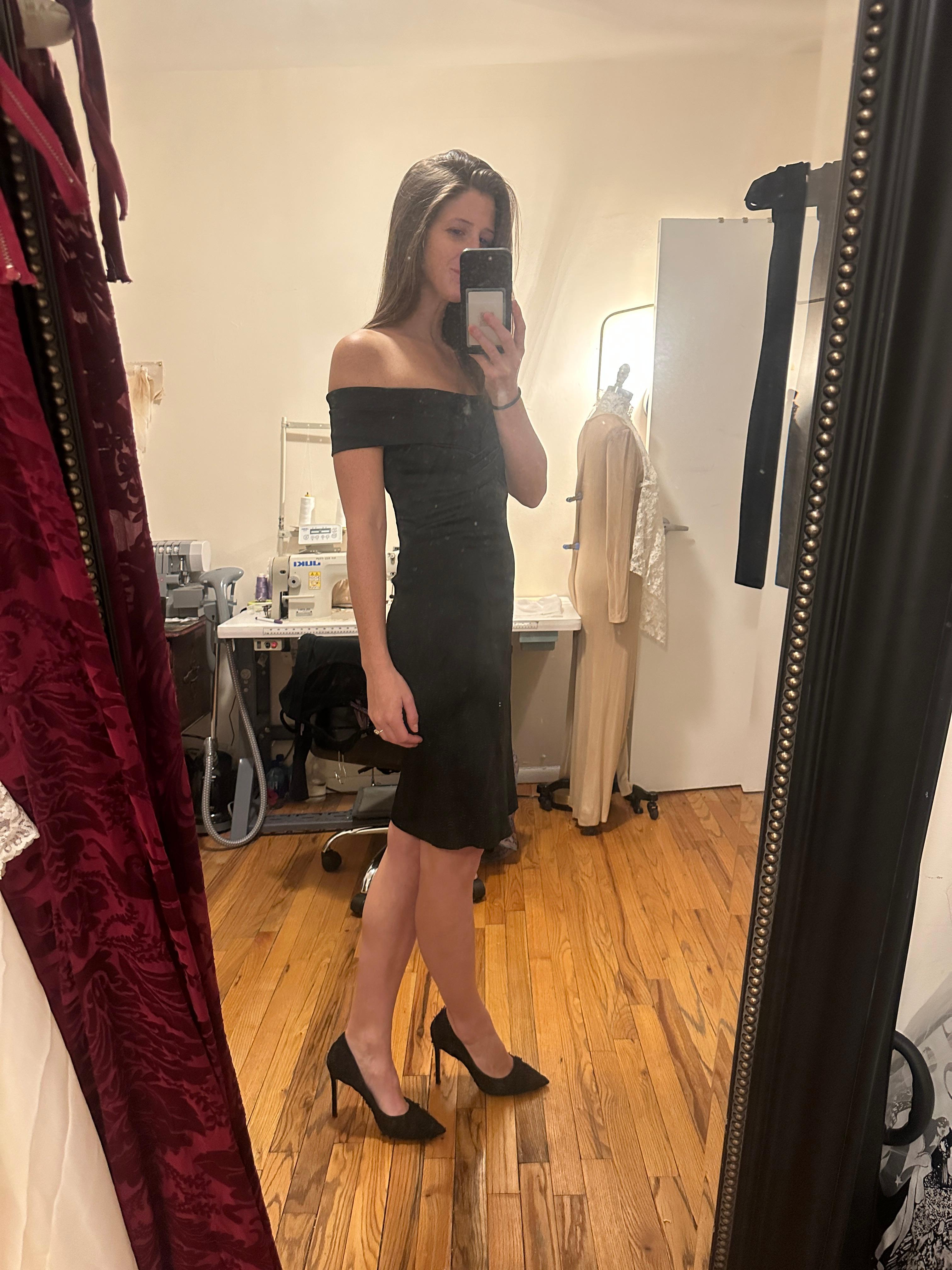 Vera Wang Off-Shoulder Dress — photo 4 of 5
