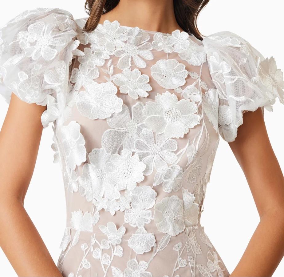 Elliatt Astraea 3D Lace Maxi Dress In White — photo 5 of 5
