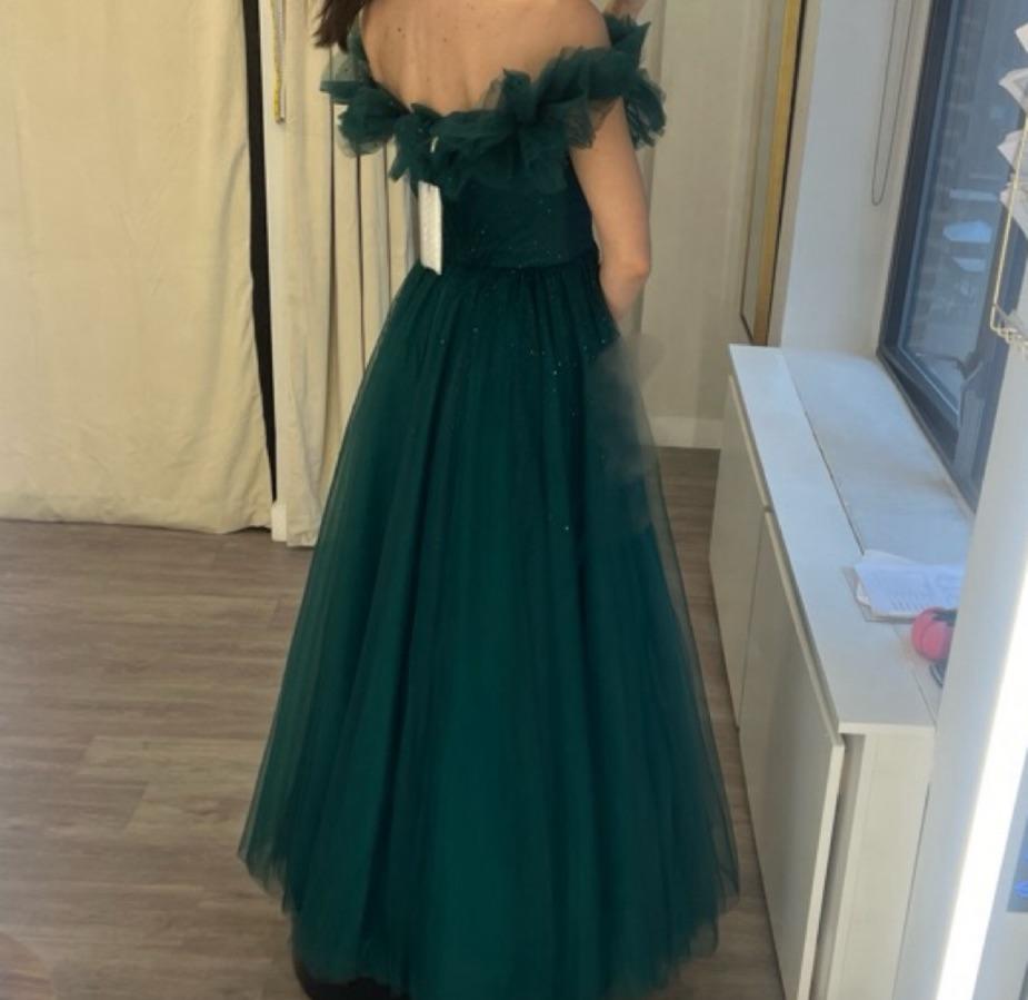 Jenny Packham green ball gown — photo 3 of 4