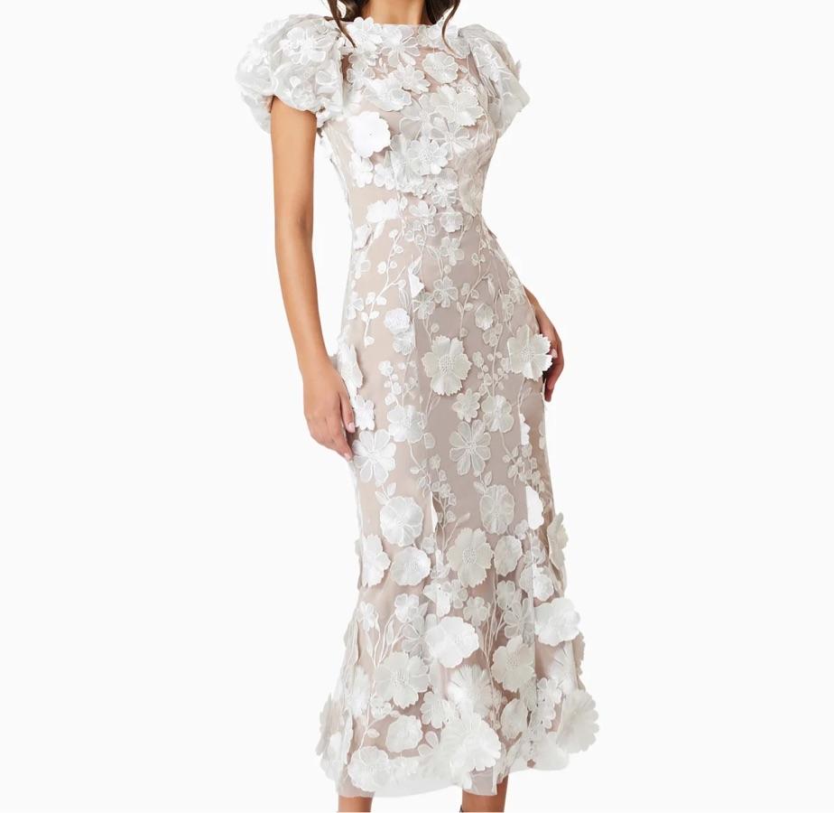 Elliatt Astraea 3D Lace Maxi Dress In White — photo 4 of 5