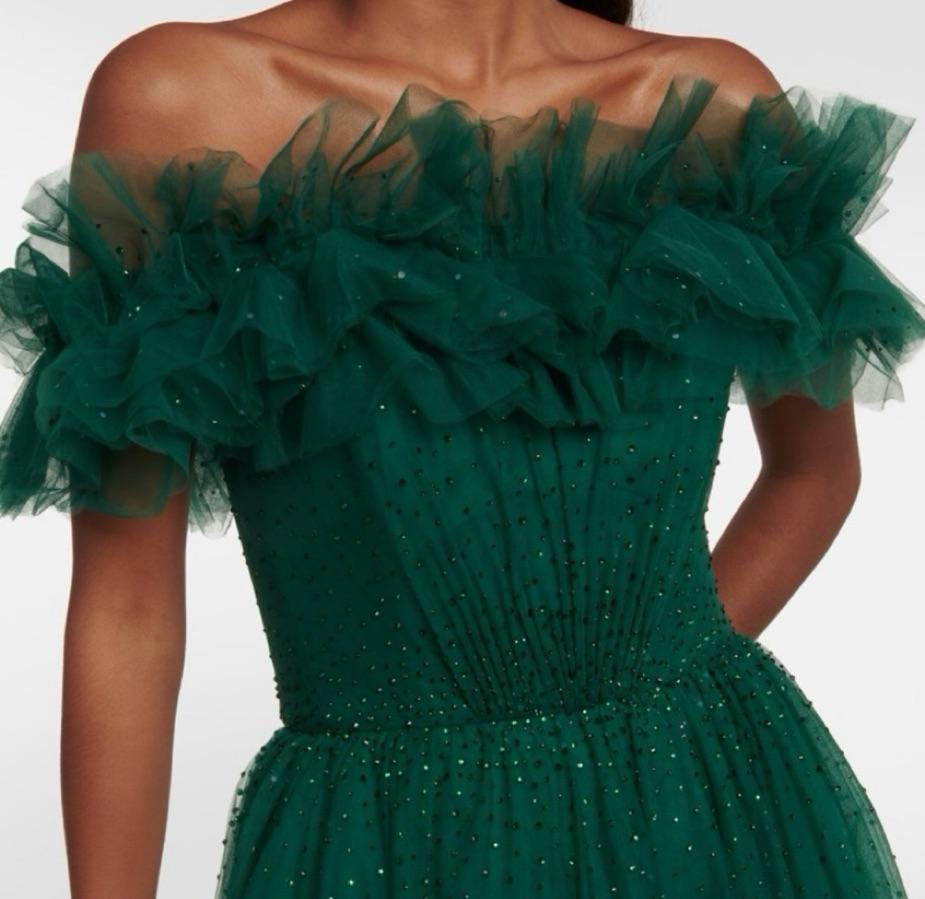 Jenny Packham green ball gown — photo 2 of 4