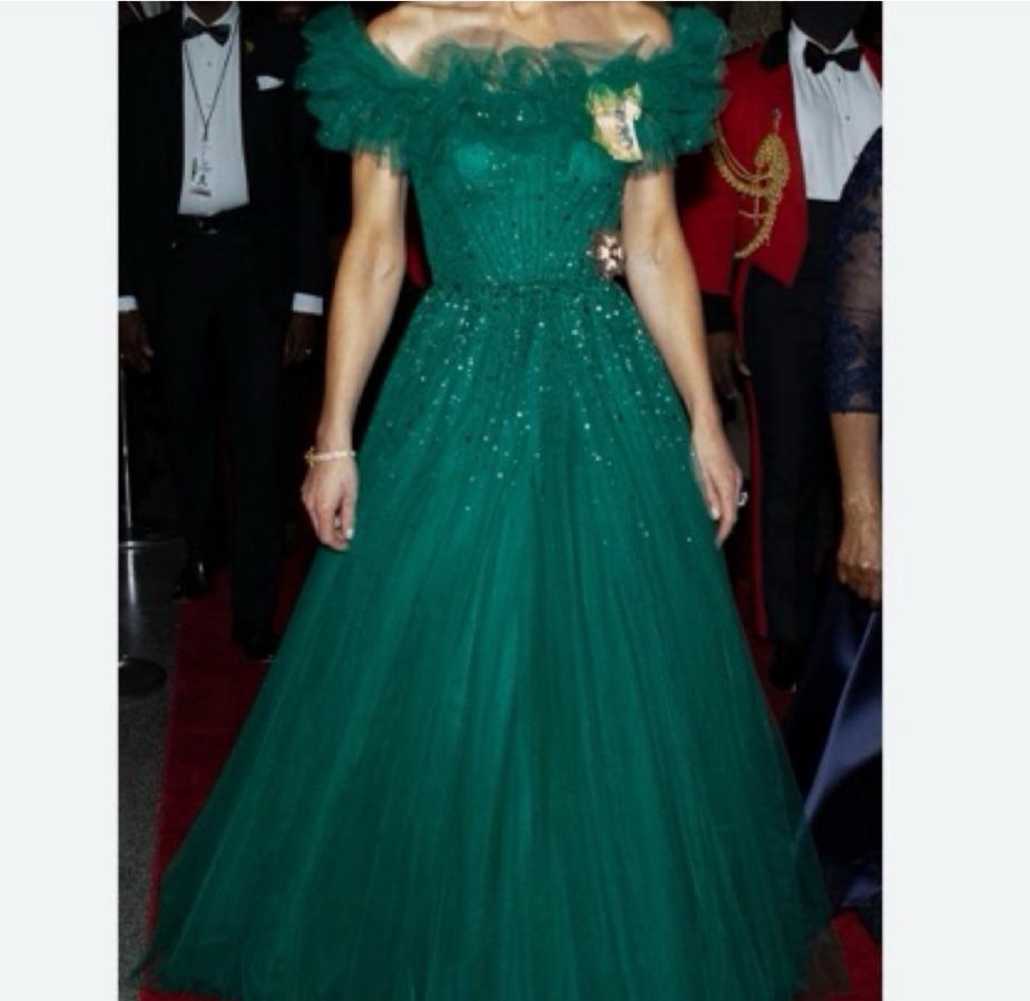 Jenny Packham green ball gown — photo 1 of 4
