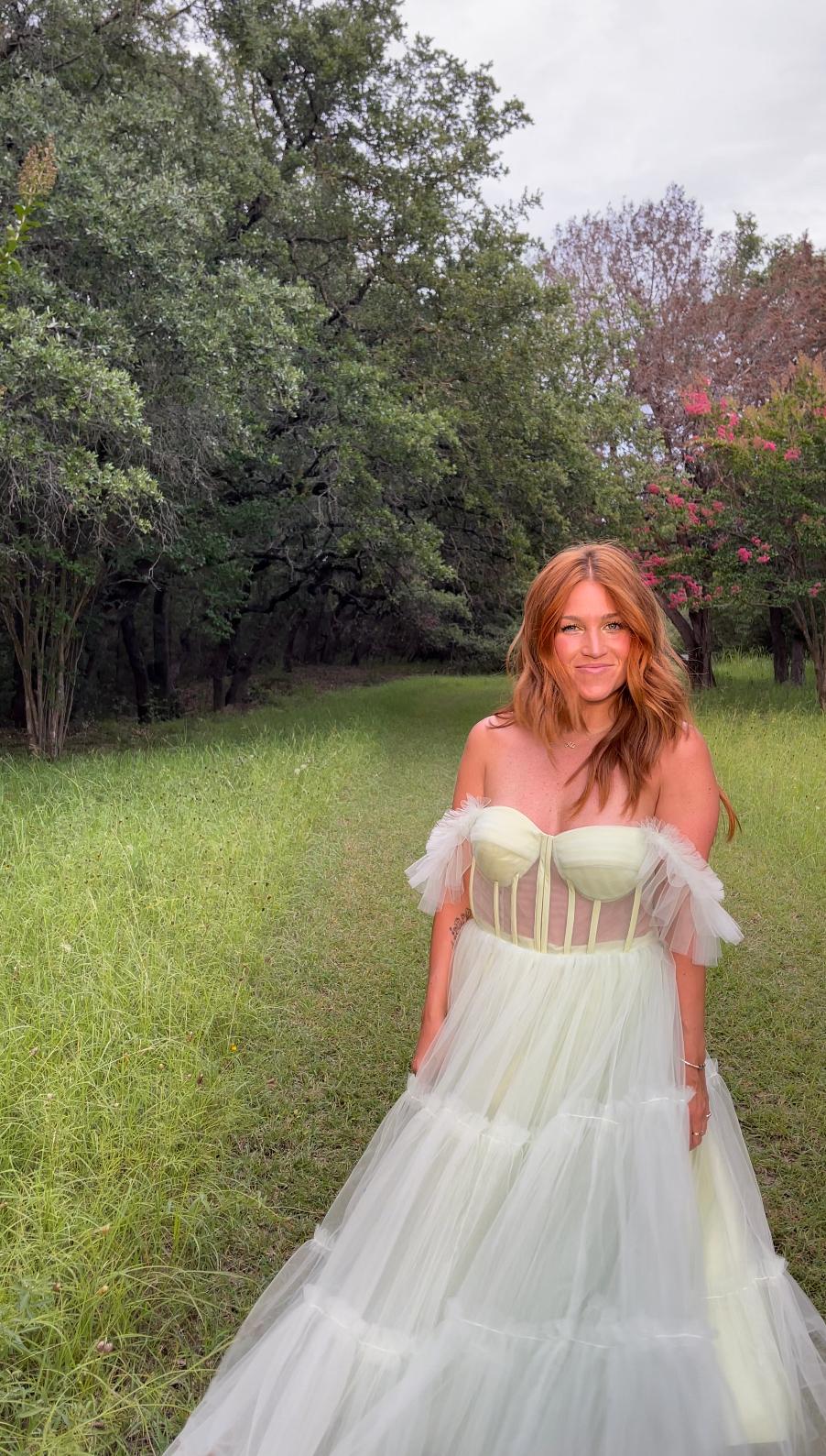 Flowy Fairy-Tale Dresses — photo 3 of 3