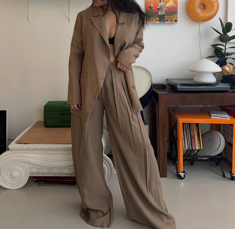 Oversized Tan Suit — photo 2 of 5