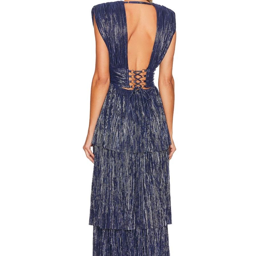 Judith Gown — photo 2 of 3