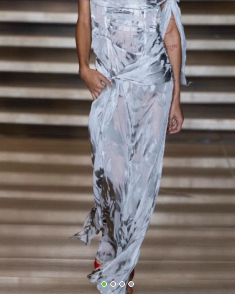 Kim Shui Sinn Gown — photo 5 of 5