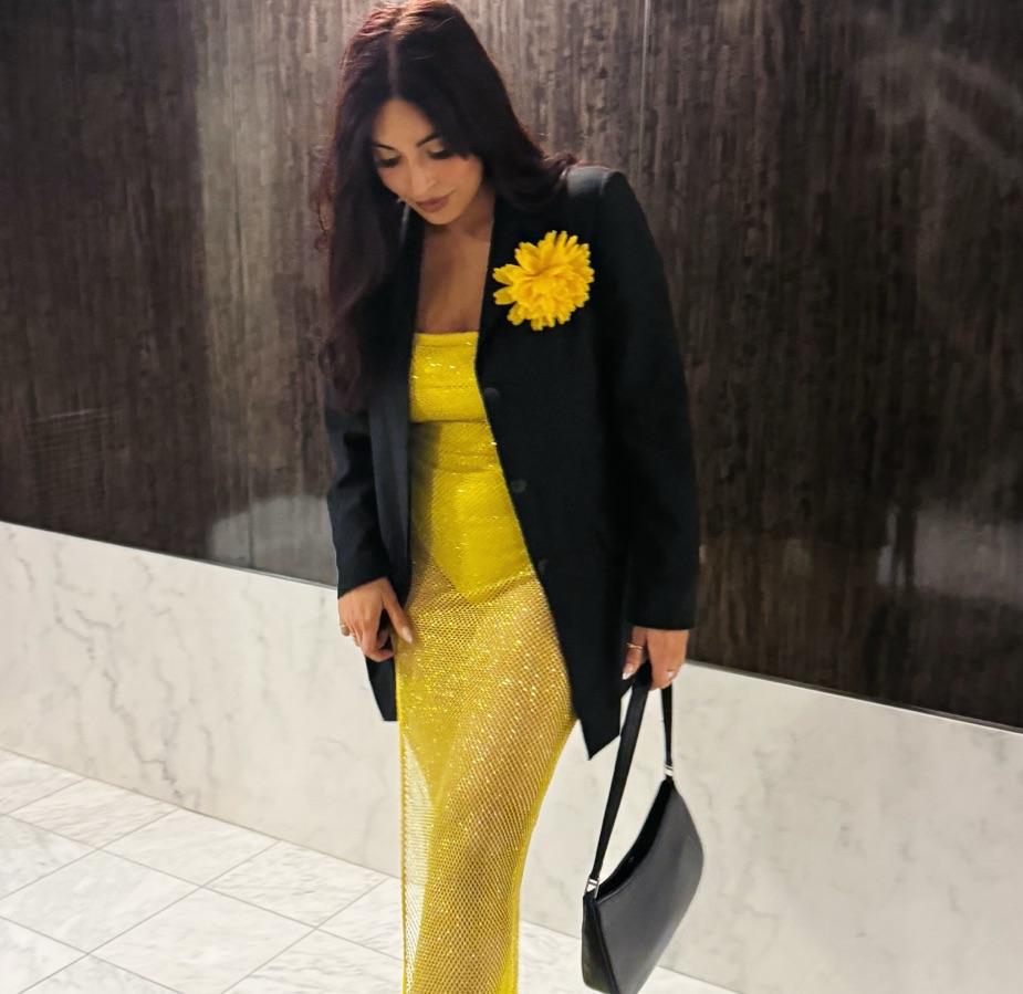 Yellow sequined dress — photo 2 of 3
