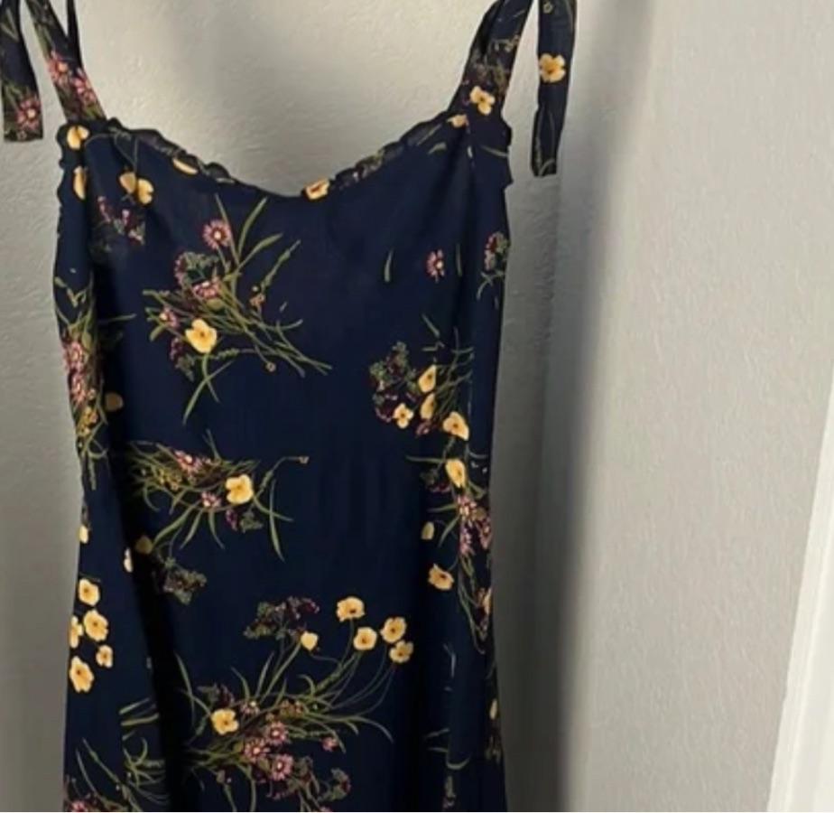 Reformation navy floral mini — photo 4 of 4